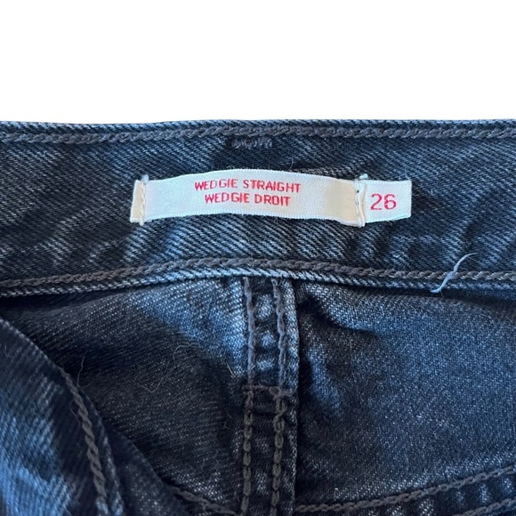 Levi's Premiums Washed Black Denim Wedgie Straight Jeans size 26 Distressed Hole - Picture 13 of 16